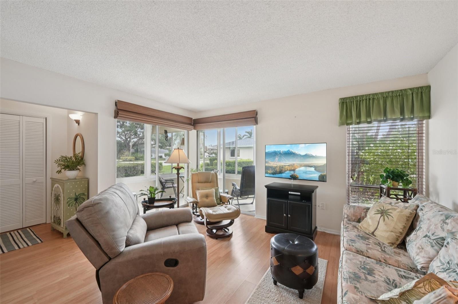 Image 3 of 30 For 7304 Country Club Drive N 113
