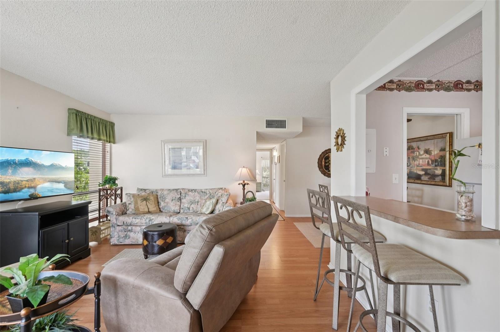 Image 6 of 30 For 7304 Country Club Drive N 113