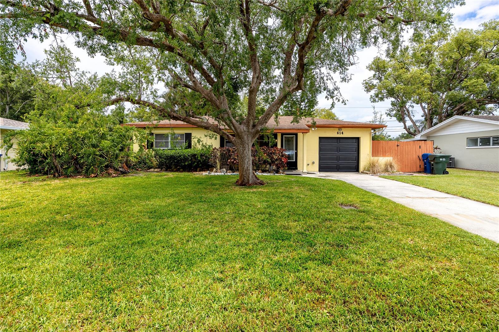 Details for 614 12th Street Nw, LARGO, FL 33770