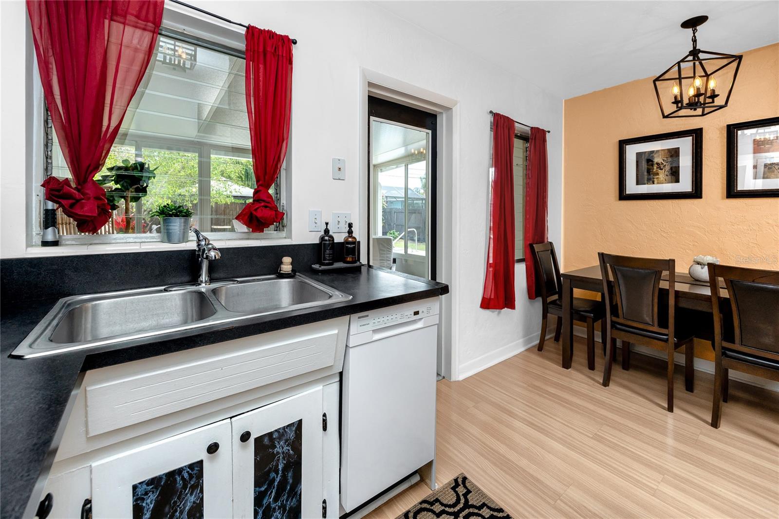 Image 14 of 37 For 614 12th Street Nw