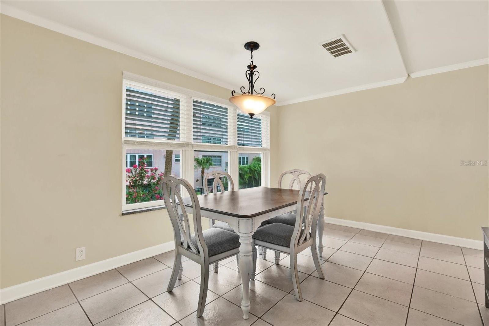 Image 12 of 38 For 5501 80th Street N 206