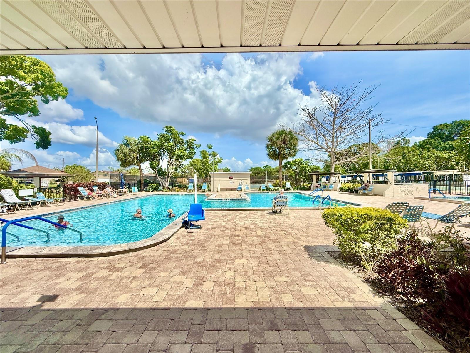Image 26 of 38 For 5501 80th Street N 206