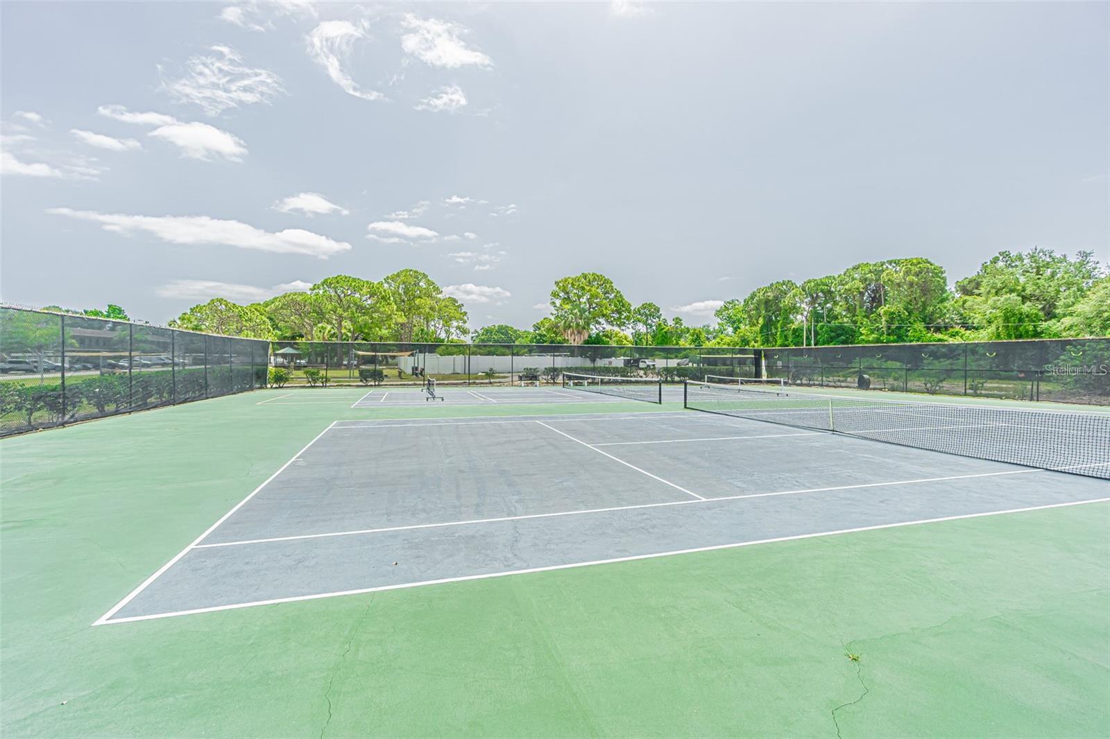 Image 31 of 38 For 5501 80th Street N 206