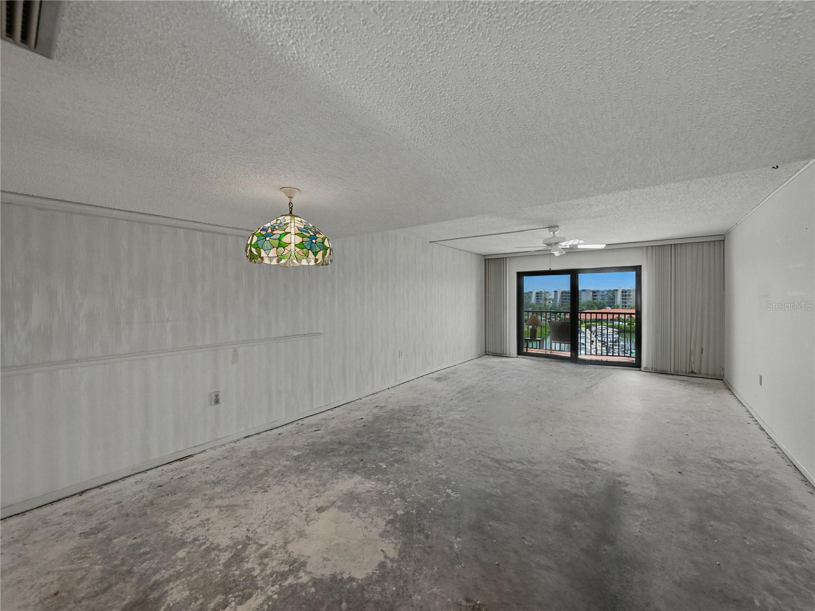 Image 15 of 38 For 7600 Sun Island Drive S 603