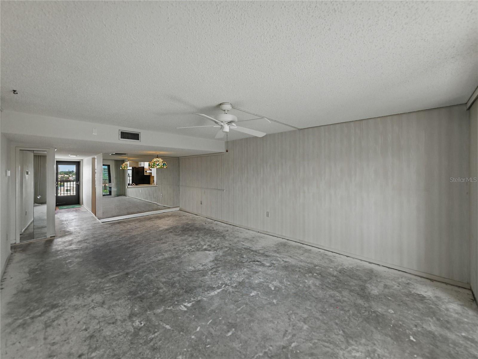 Image 18 of 38 For 7600 Sun Island Drive S 603