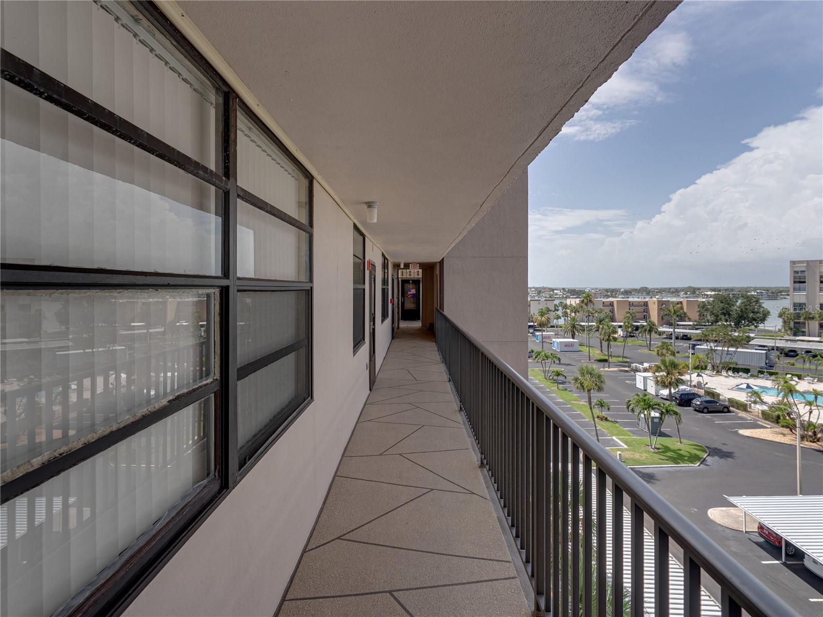 Image 4 of 38 For 7600 Sun Island Drive S 603