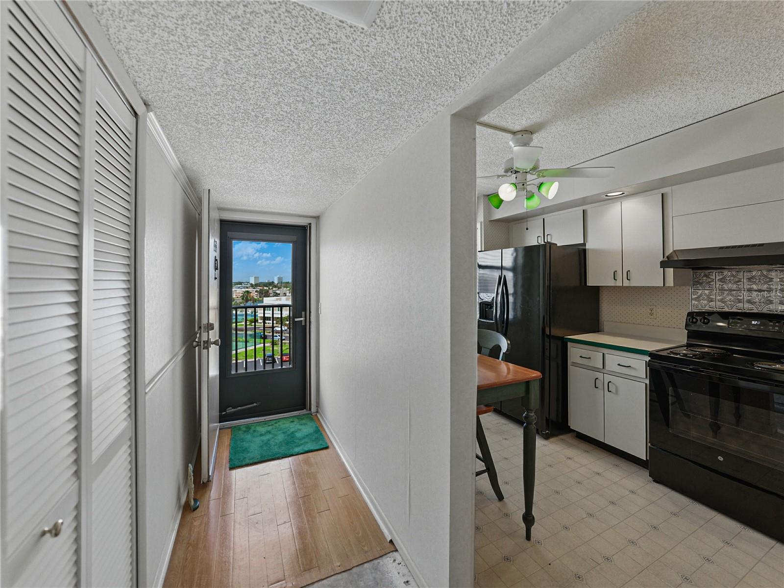 Image 6 of 38 For 7600 Sun Island Drive S 603