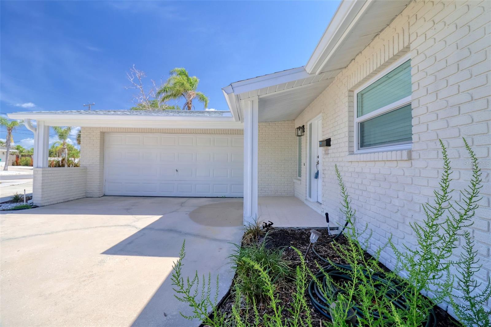 Image 10 of 33 For 1897 Dolphin Boulevard S