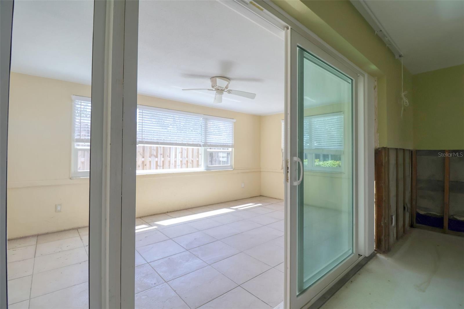 Image 17 of 33 For 1897 Dolphin Boulevard S