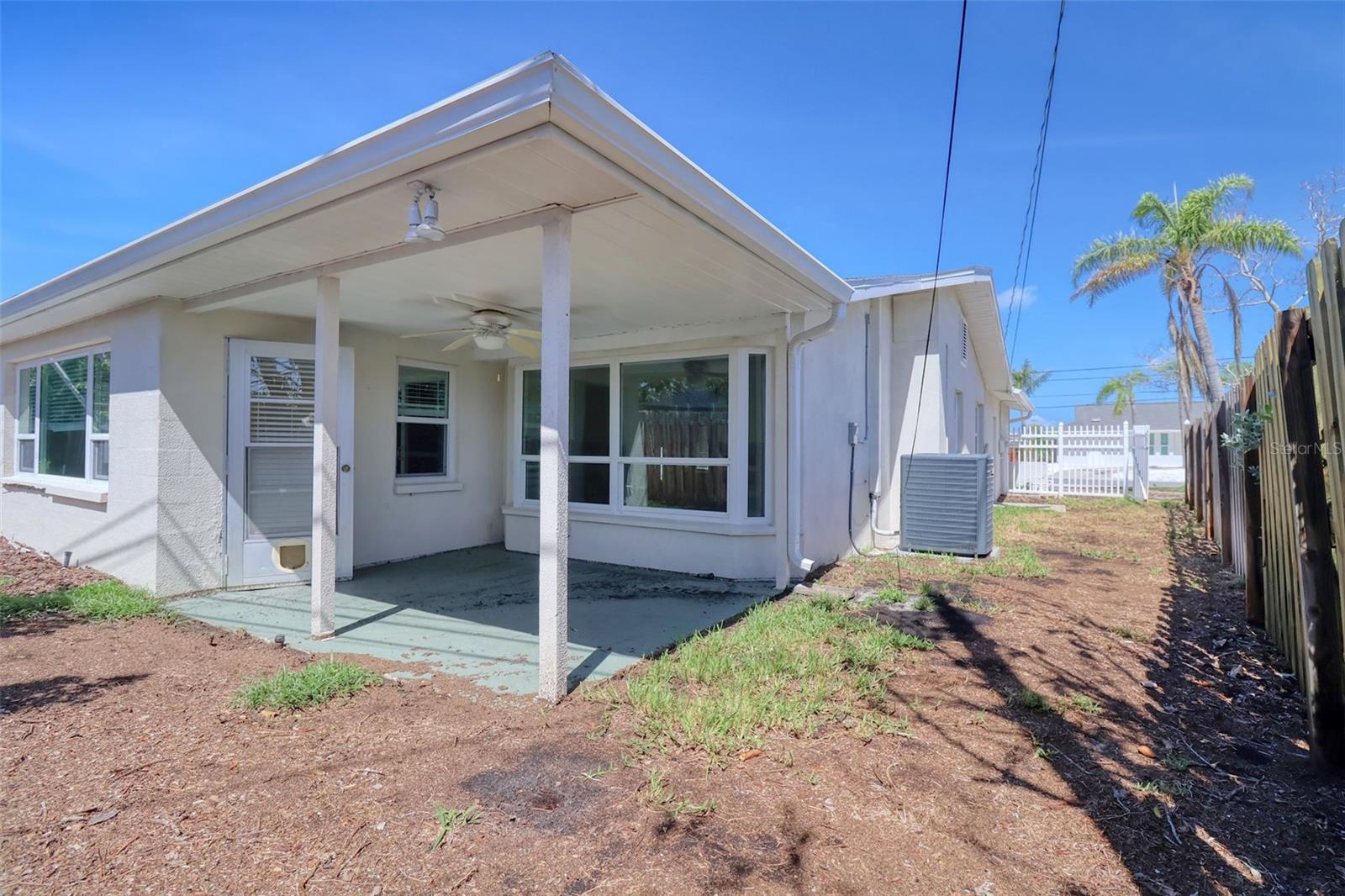 Image 33 of 33 For 1897 Dolphin Boulevard S