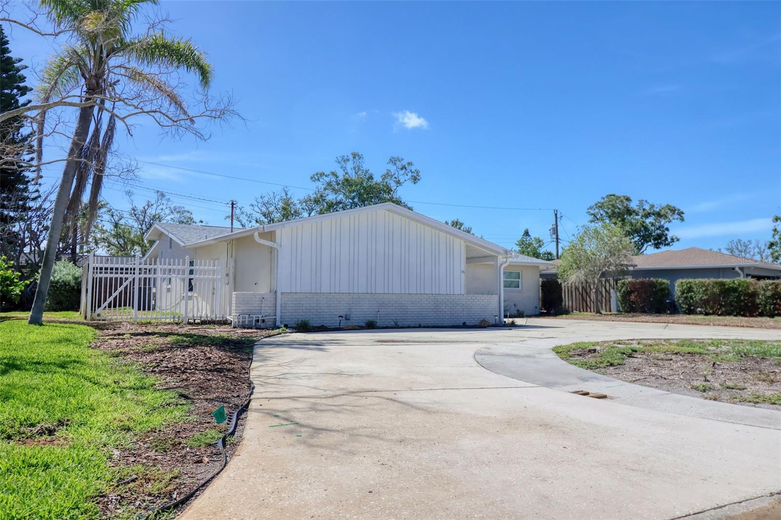 Image 6 of 33 For 1897 Dolphin Boulevard S