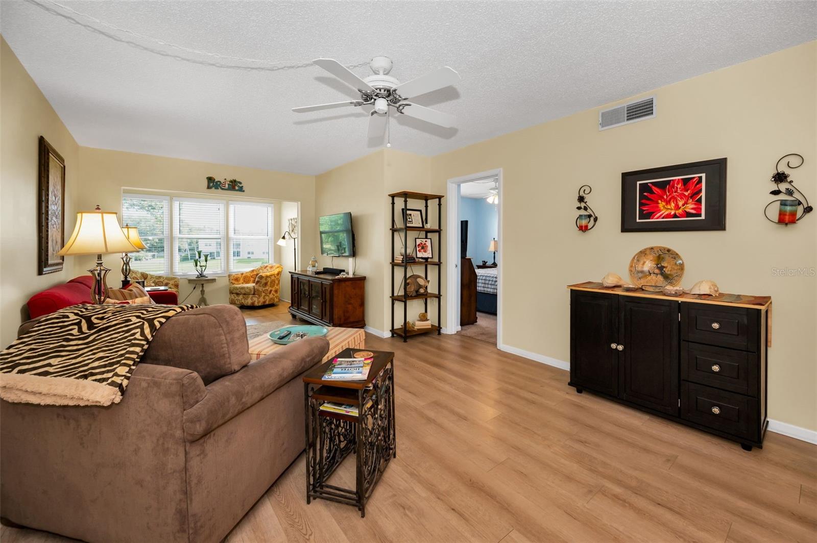 Image 14 of 56 For 960 Virginia Street 202