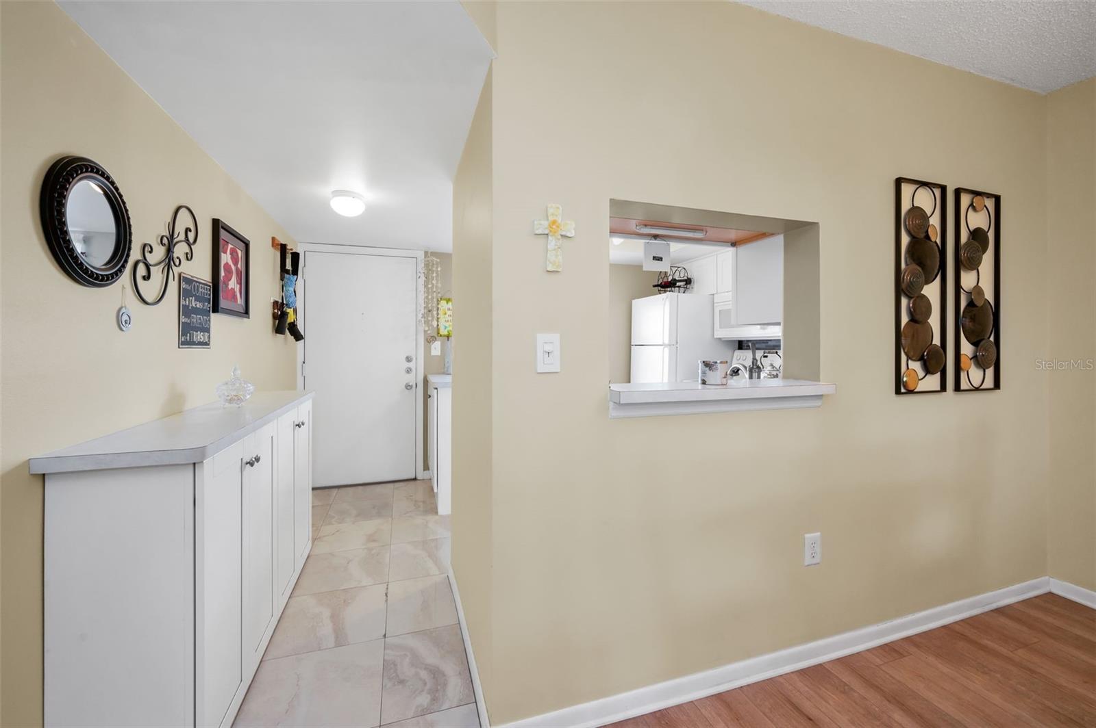 Image 17 of 56 For 960 Virginia Street 202