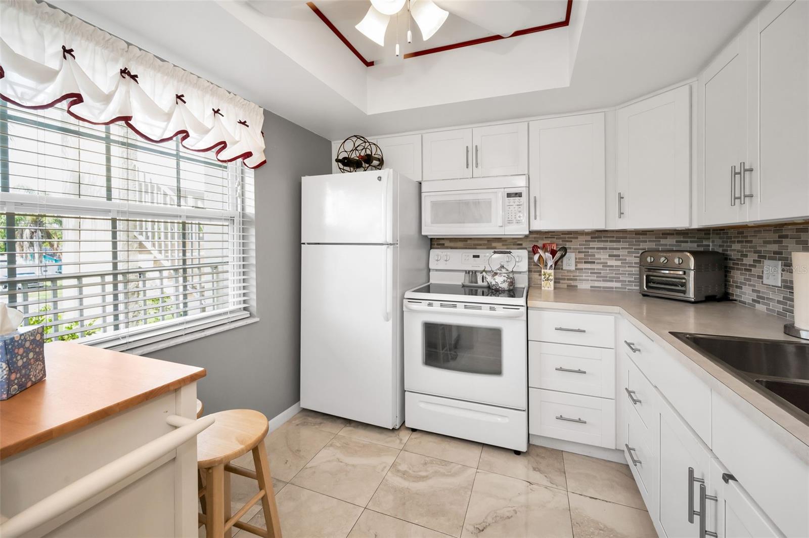 Image 18 of 56 For 960 Virginia Street 202