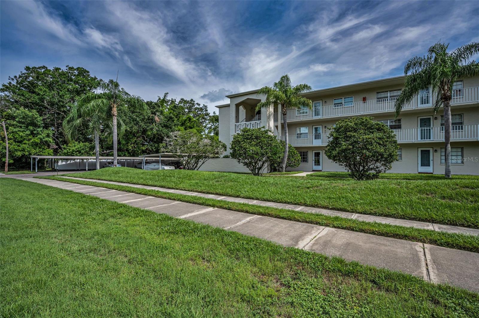Image 2 of 56 For 960 Virginia Street 202