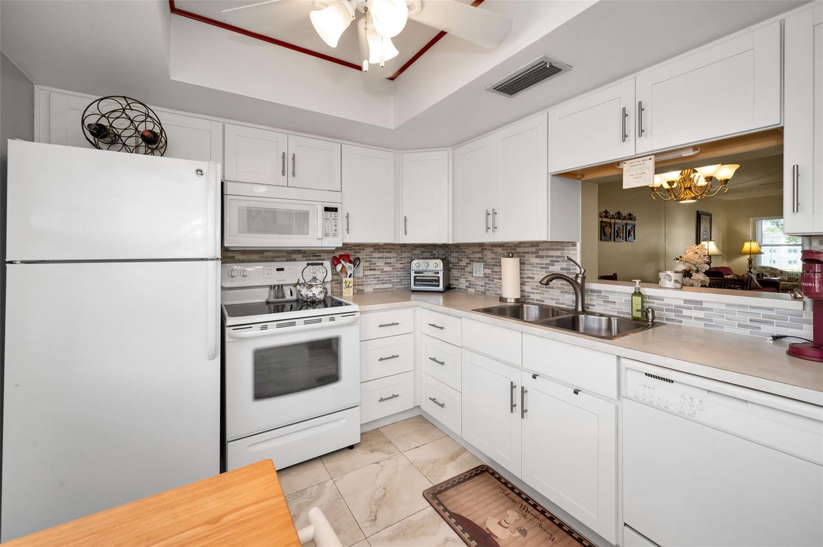 Image 20 of 56 For 960 Virginia Street 202