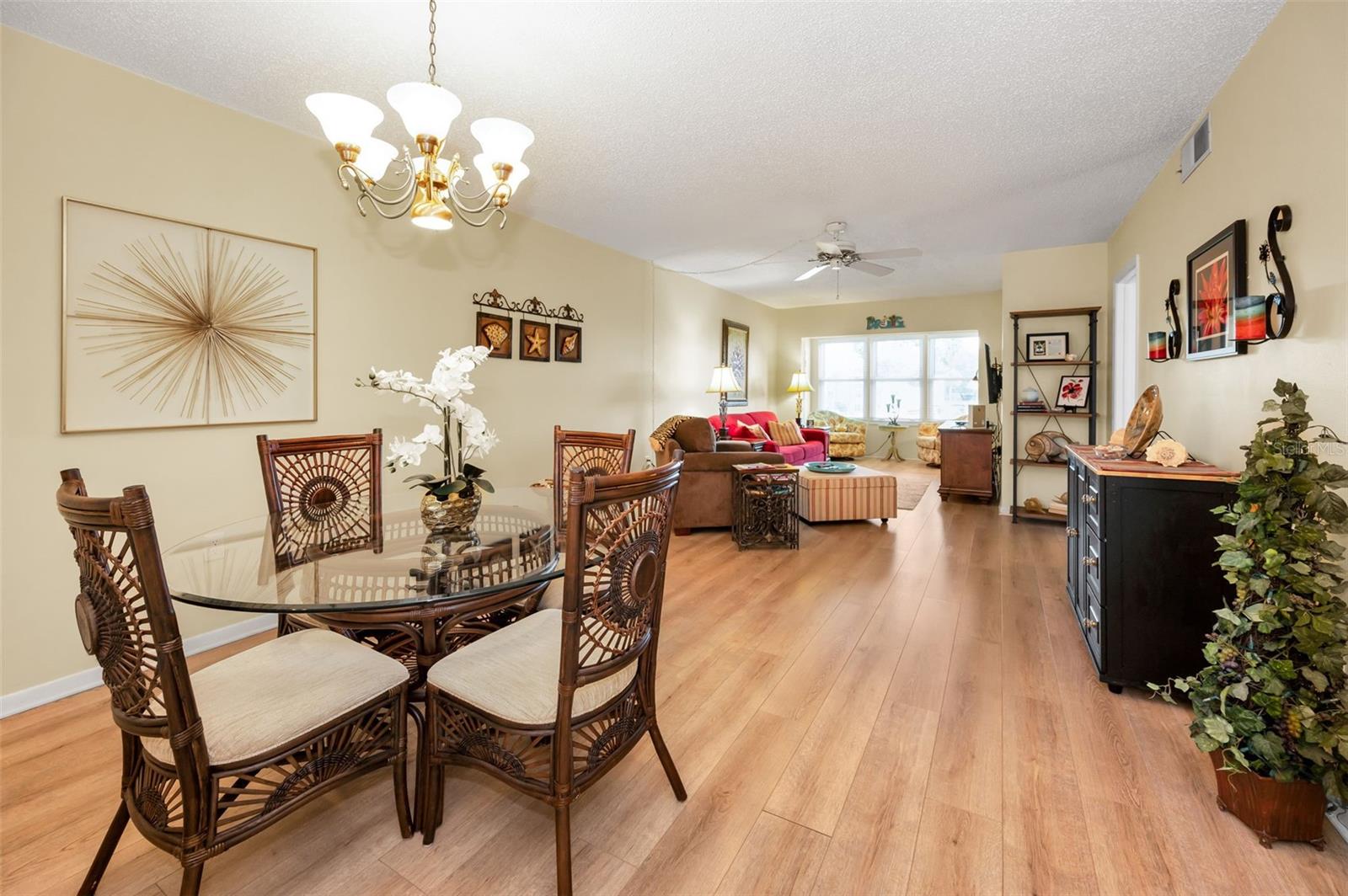 Image 5 of 56 For 960 Virginia Street 202