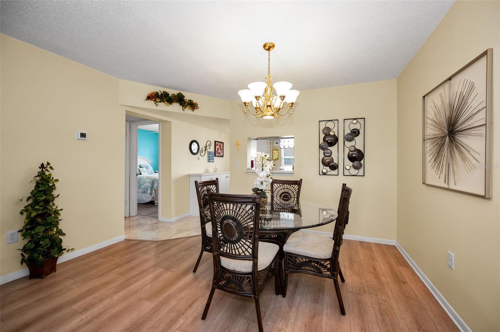 Image 6 of 56 For 960 Virginia Street 202