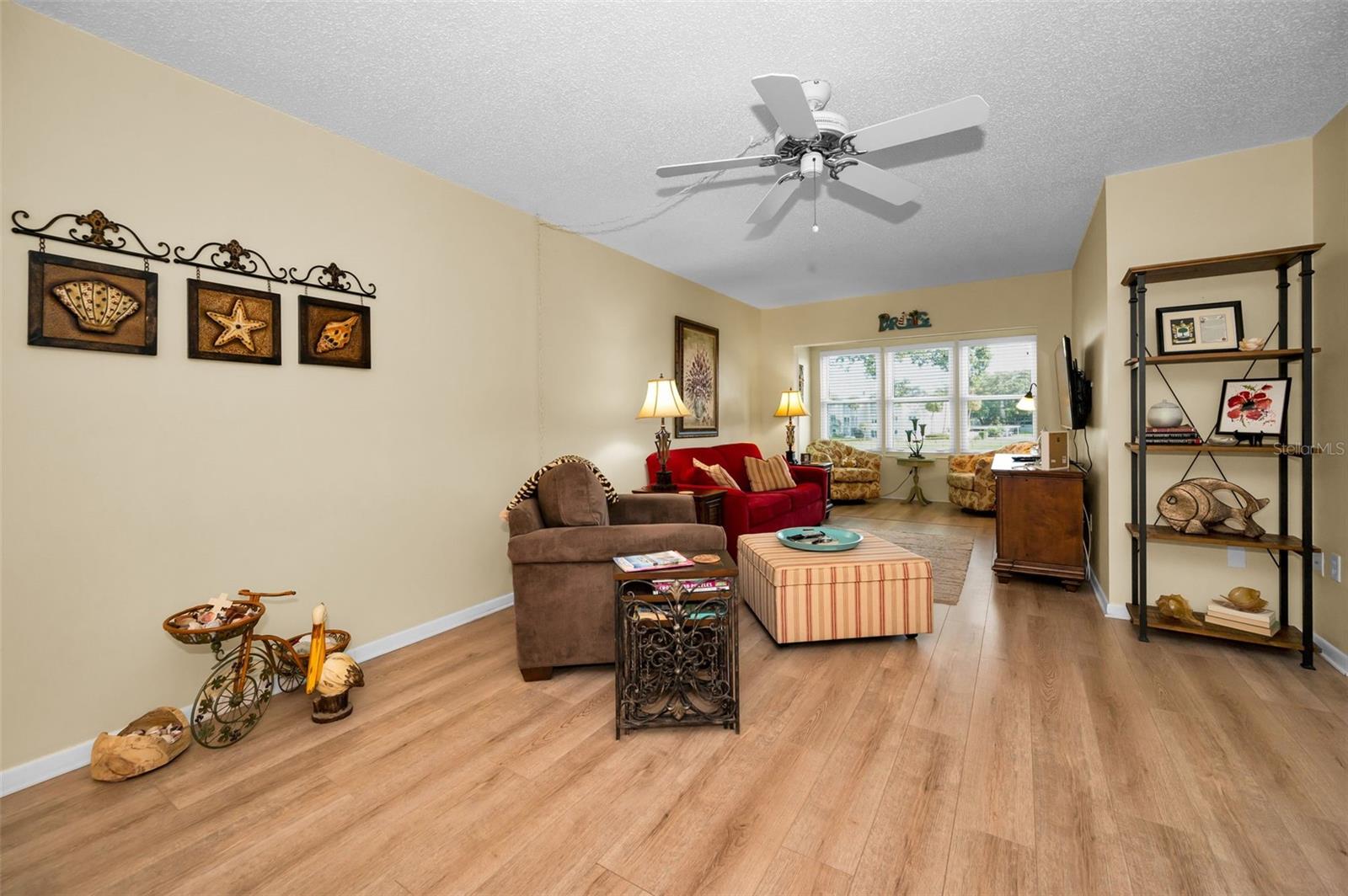 Image 7 of 56 For 960 Virginia Street 202