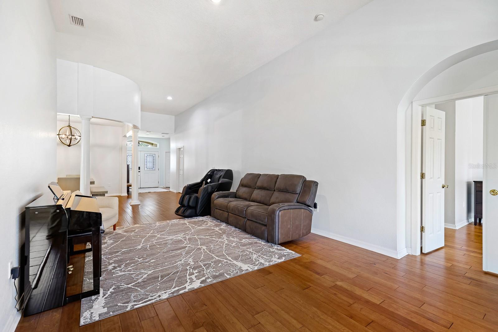 Image 7 of 23 For 16111 Bridgedale Drive