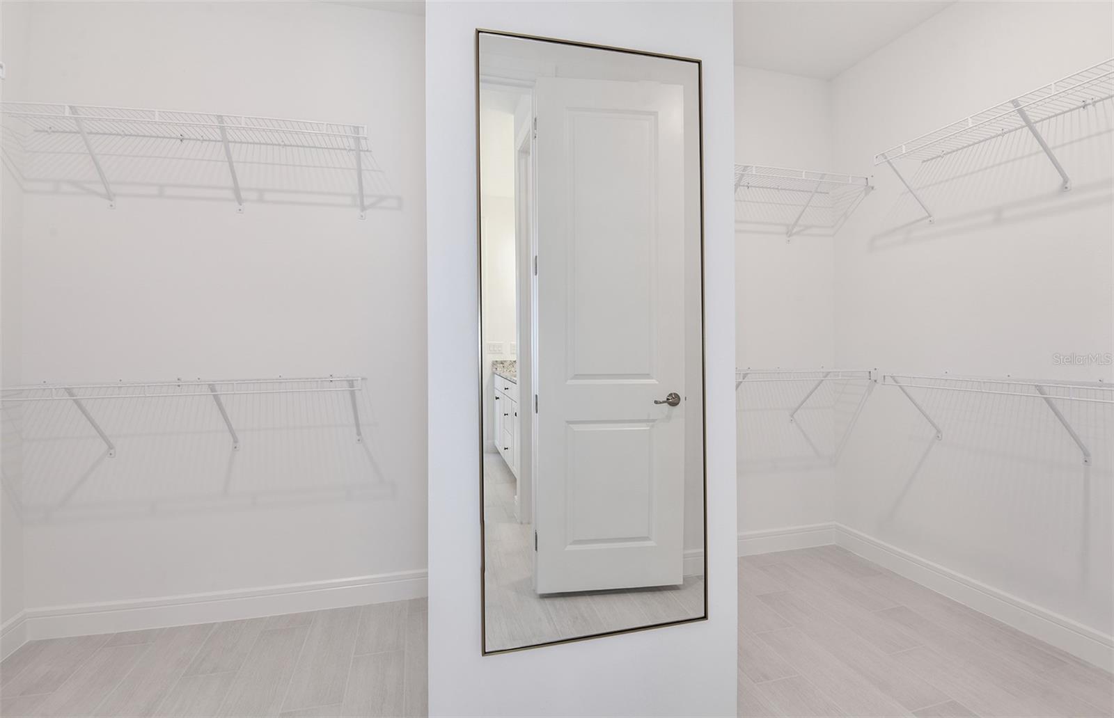 Listing photo id 8 for 1470 Julington Court