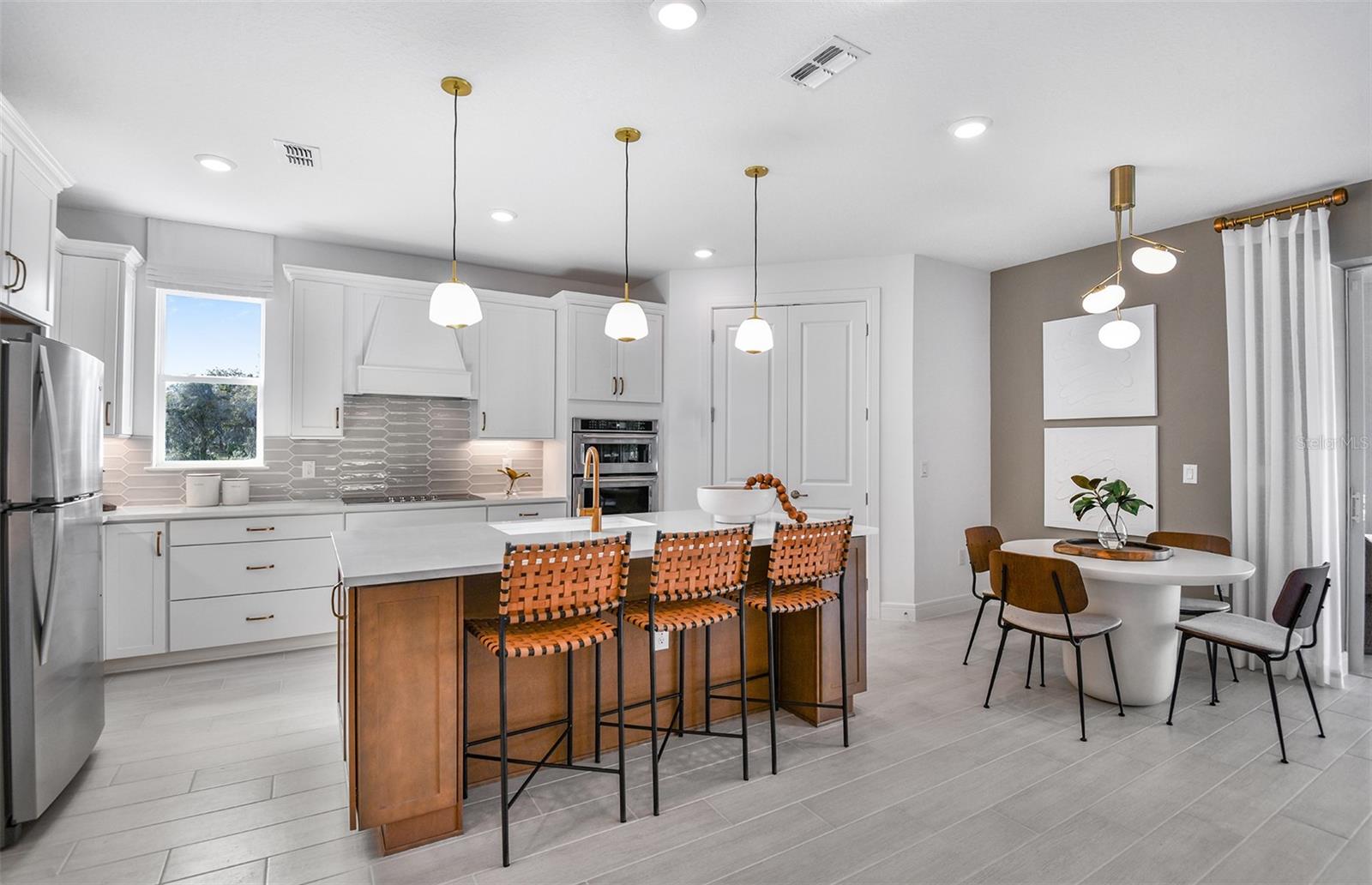 Listing photo id 1 for 1470 Julington Court