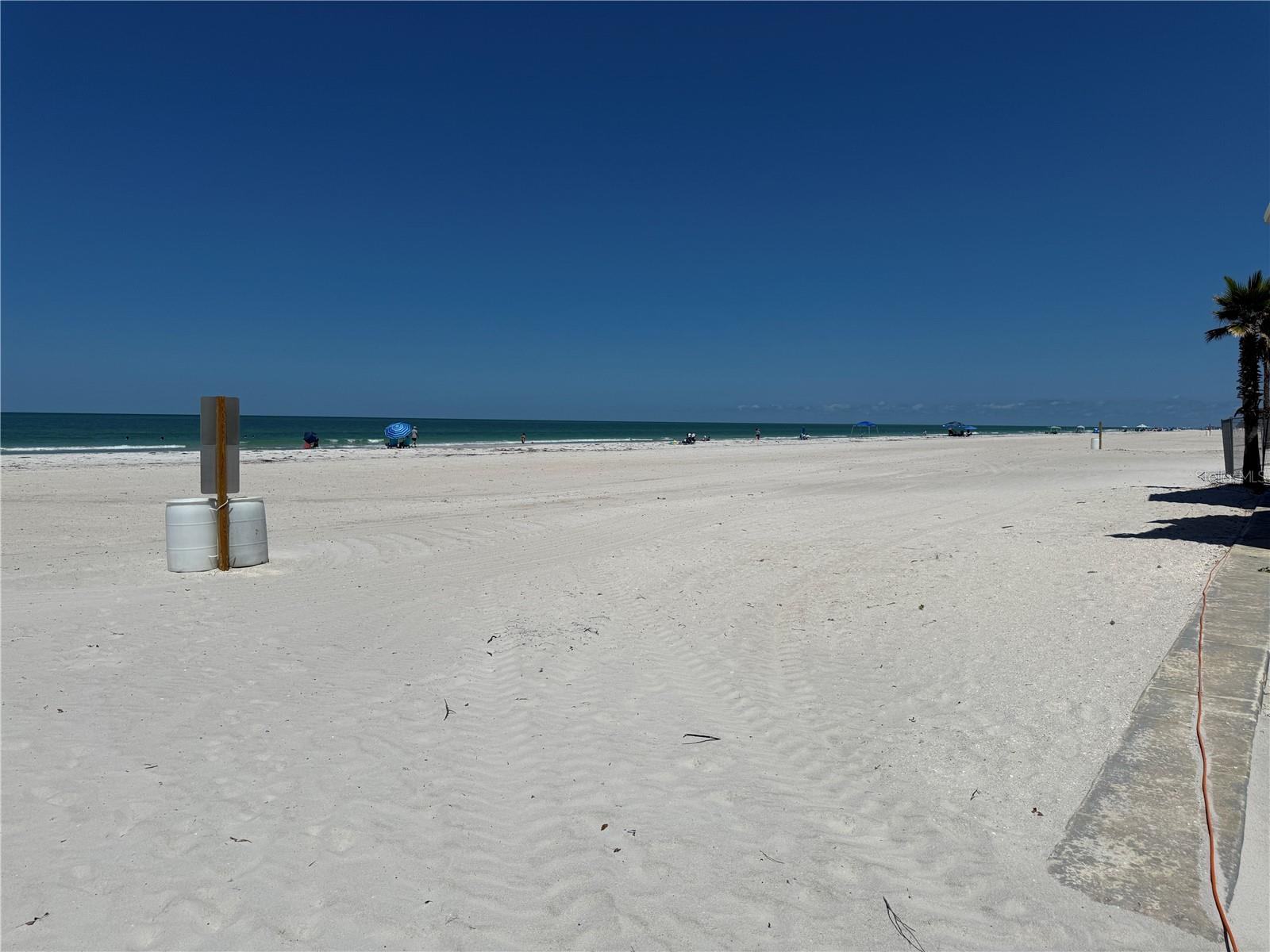 Image 10 of 12 For 17688 Gulf Boulevard 101