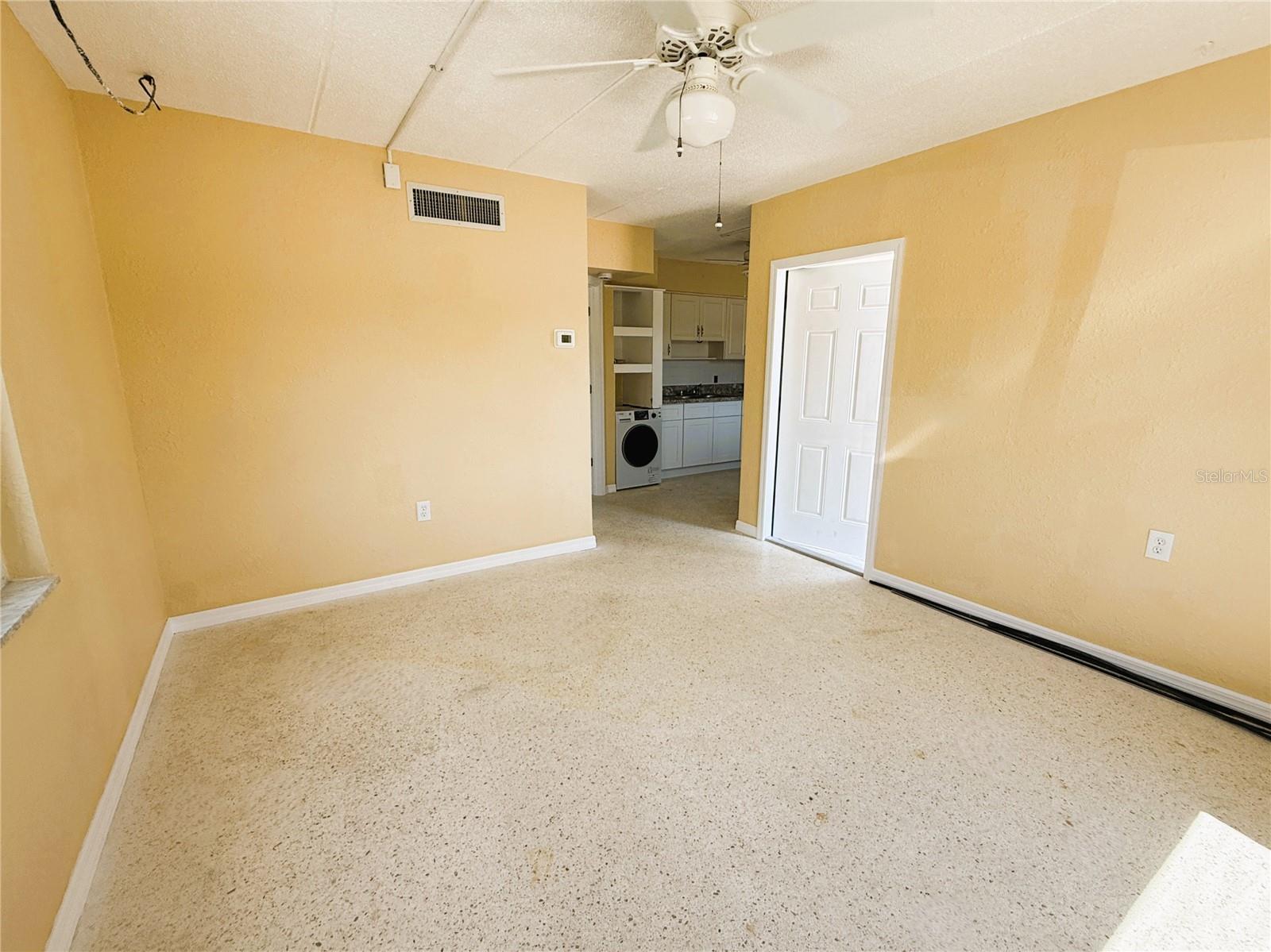 Image 3 of 12 For 17688 Gulf Boulevard 101