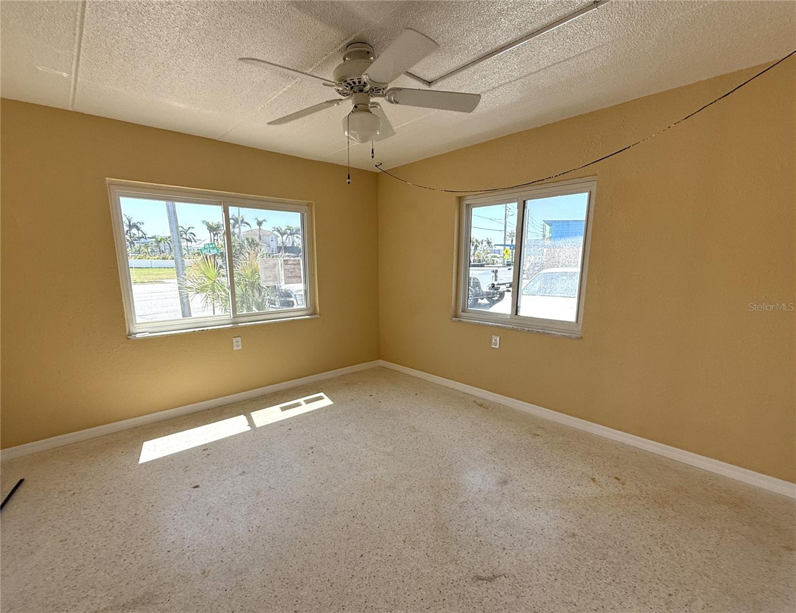 Image 4 of 12 For 17688 Gulf Boulevard 101