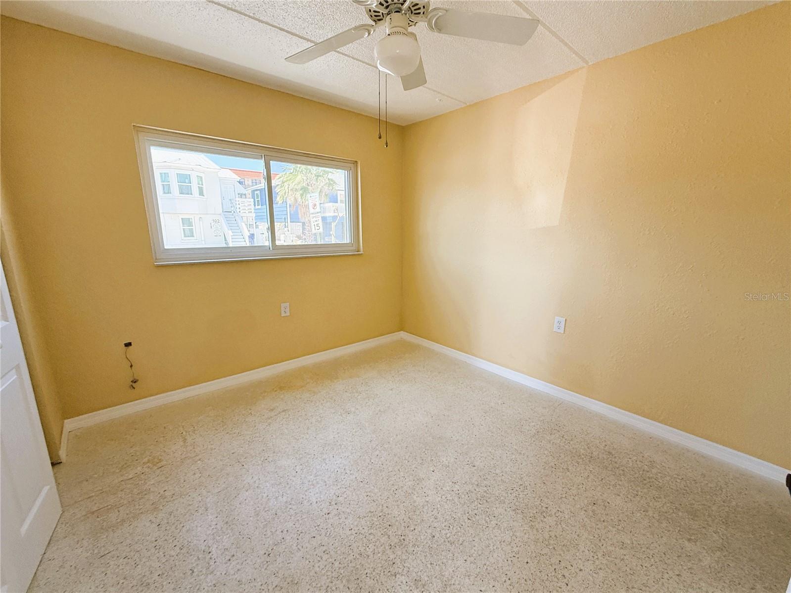 Image 7 of 12 For 17688 Gulf Boulevard 101