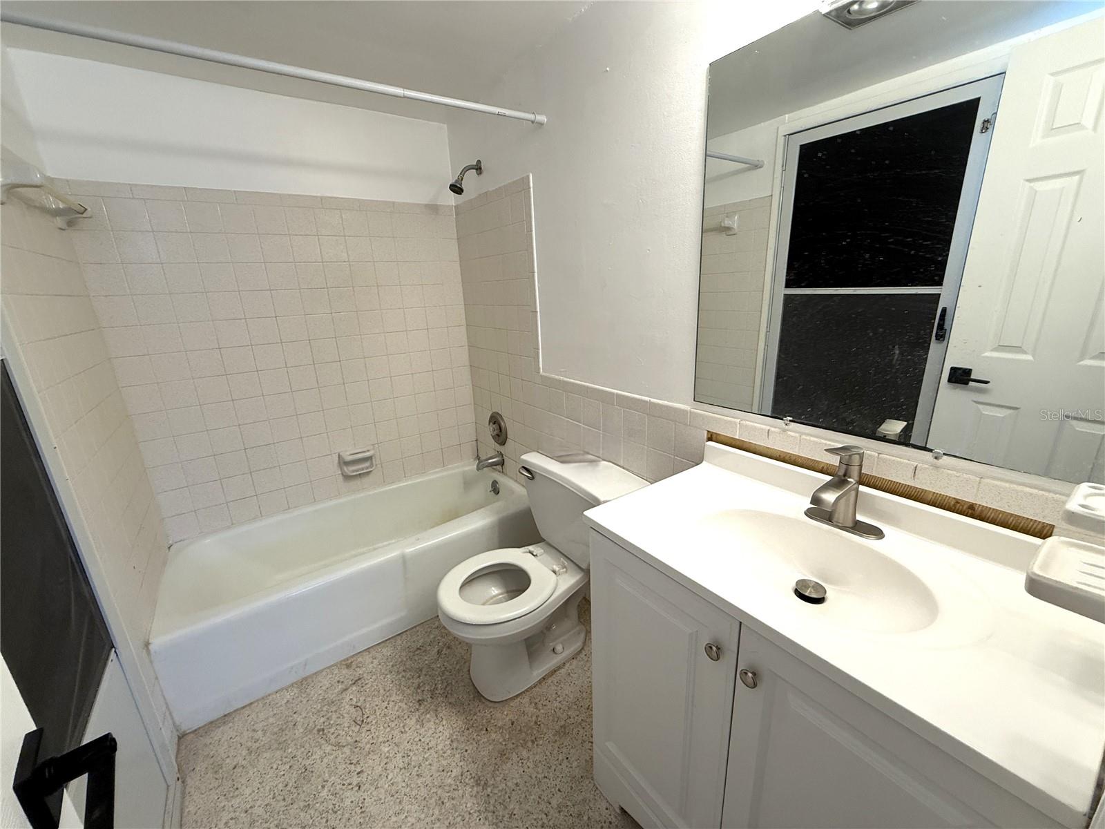 Image 8 of 12 For 17688 Gulf Boulevard 101
