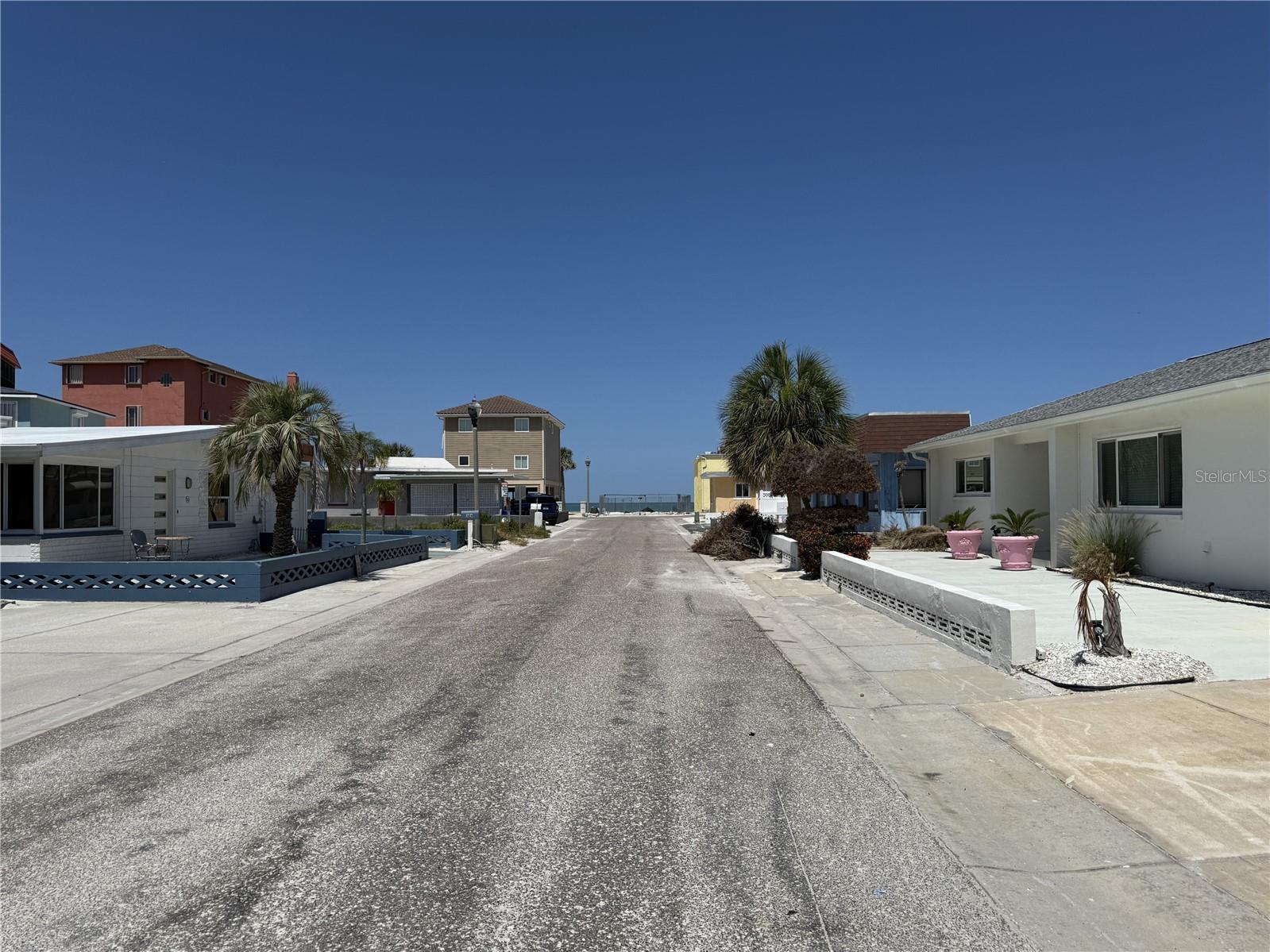 Image 9 of 12 For 17688 Gulf Boulevard 101