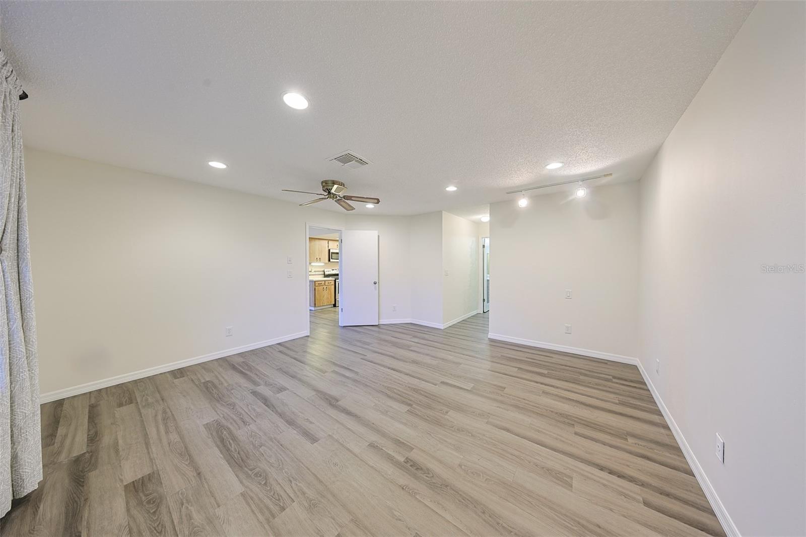 Image 23 of 44 For 1508 Ingram Drive 20