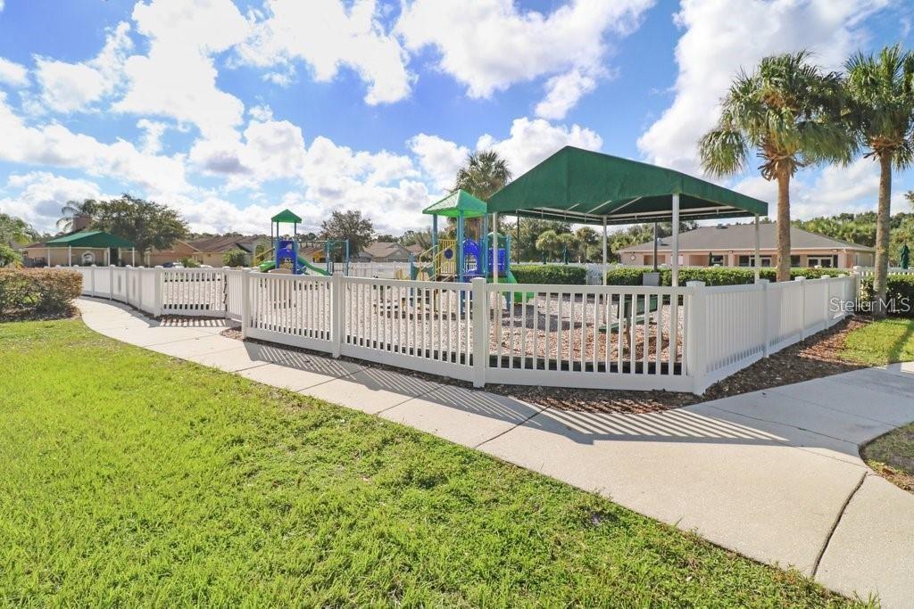 Listing photo id 13 for 25729 Aldus Drive