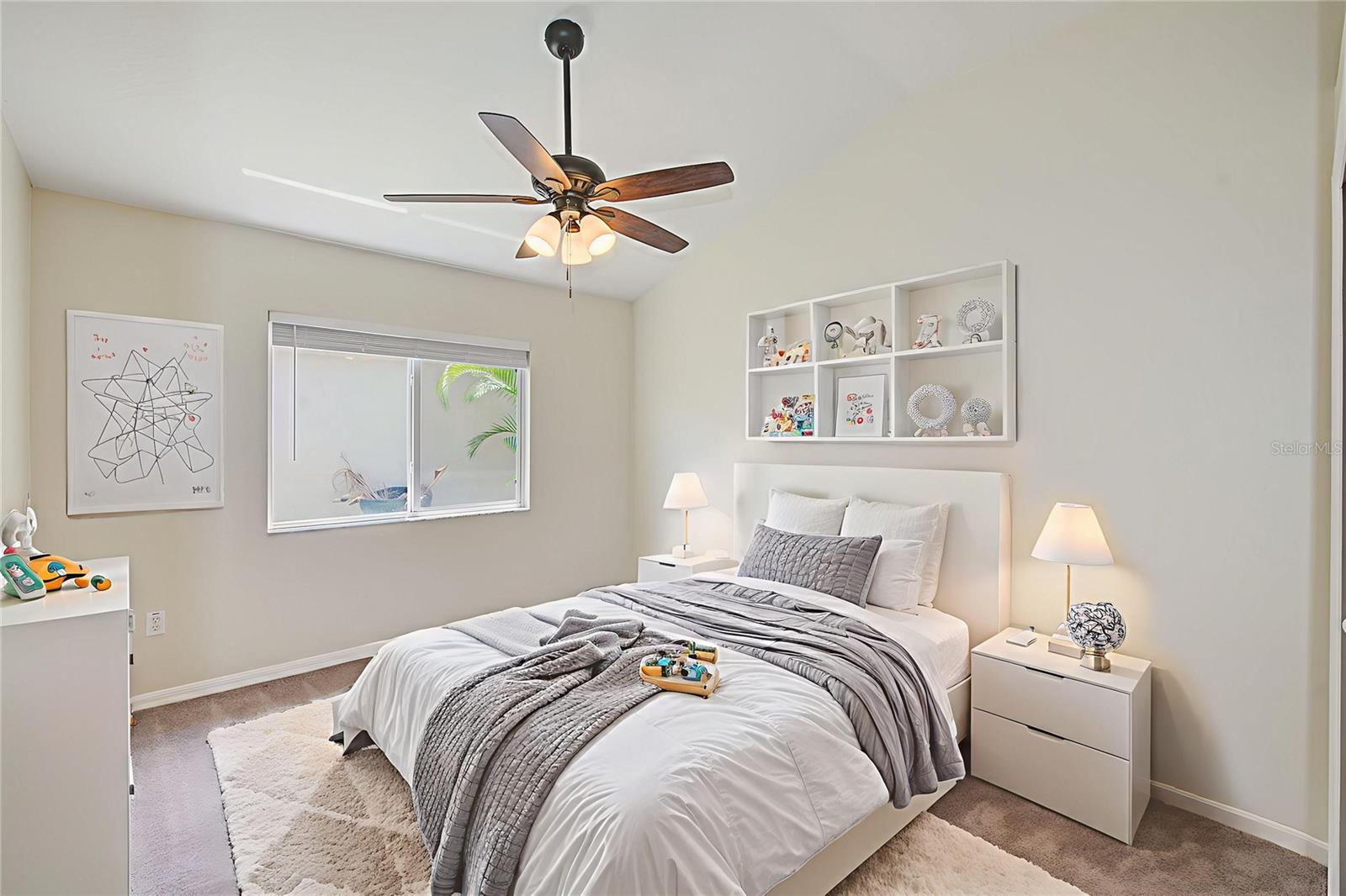 Listing photo id 2 for 25729 Aldus Drive