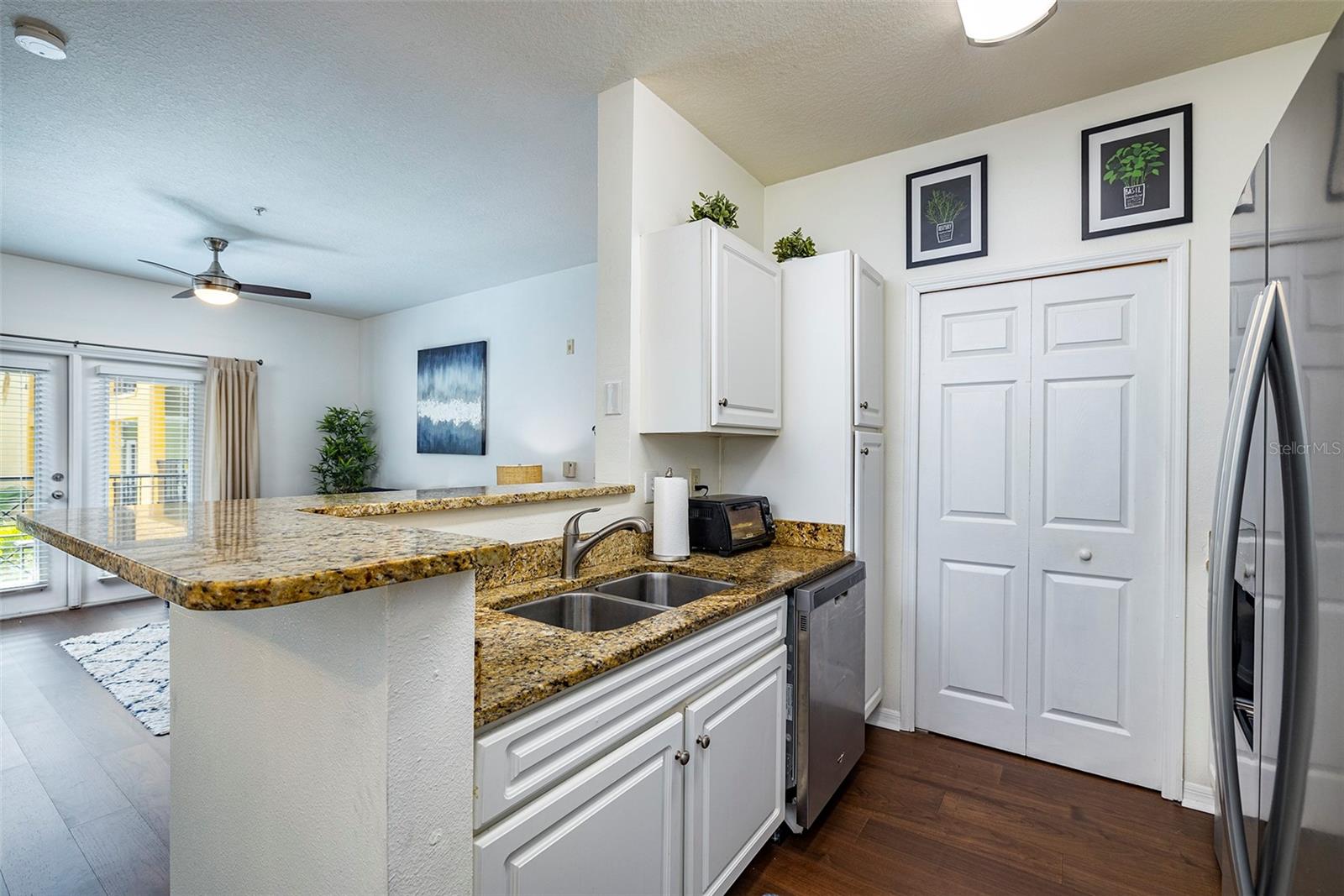 Image 11 of 18 For 1910 Palm Avenue 8209