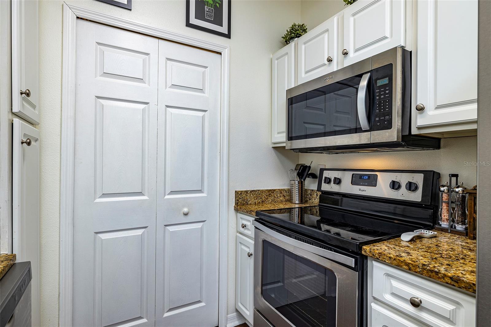 Image 12 of 18 For 1910 Palm Avenue 8209
