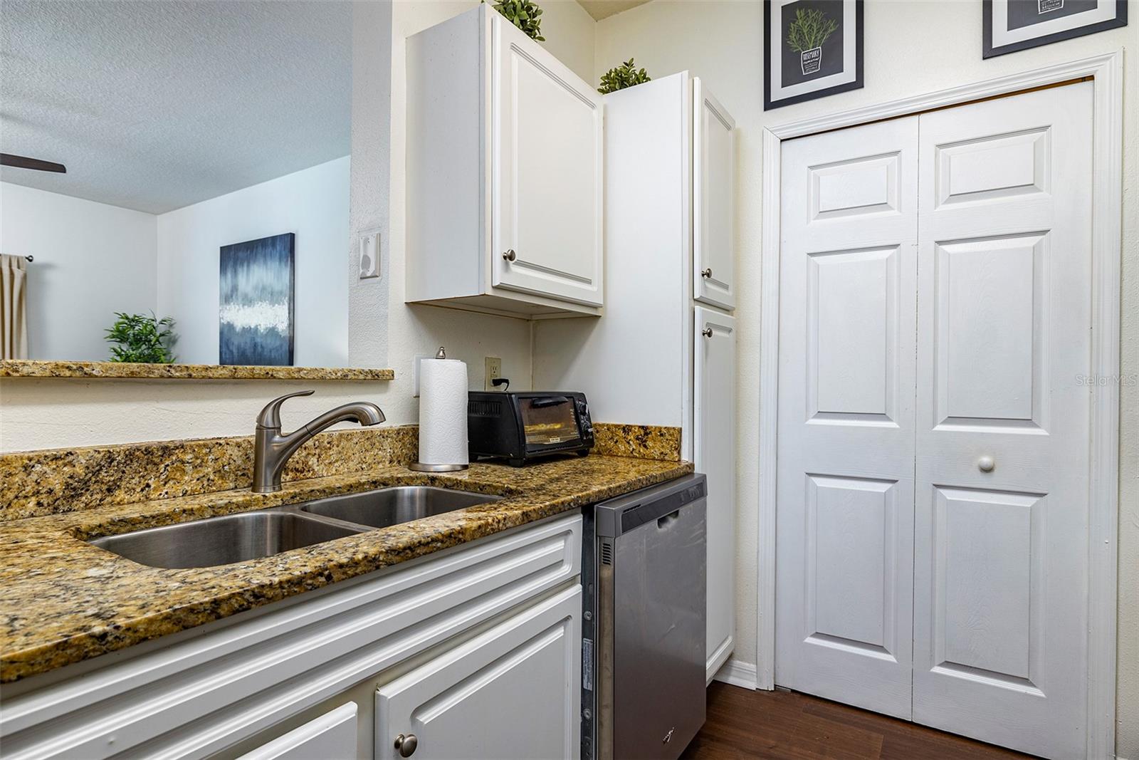 Image 13 of 18 For 1910 Palm Avenue 8209