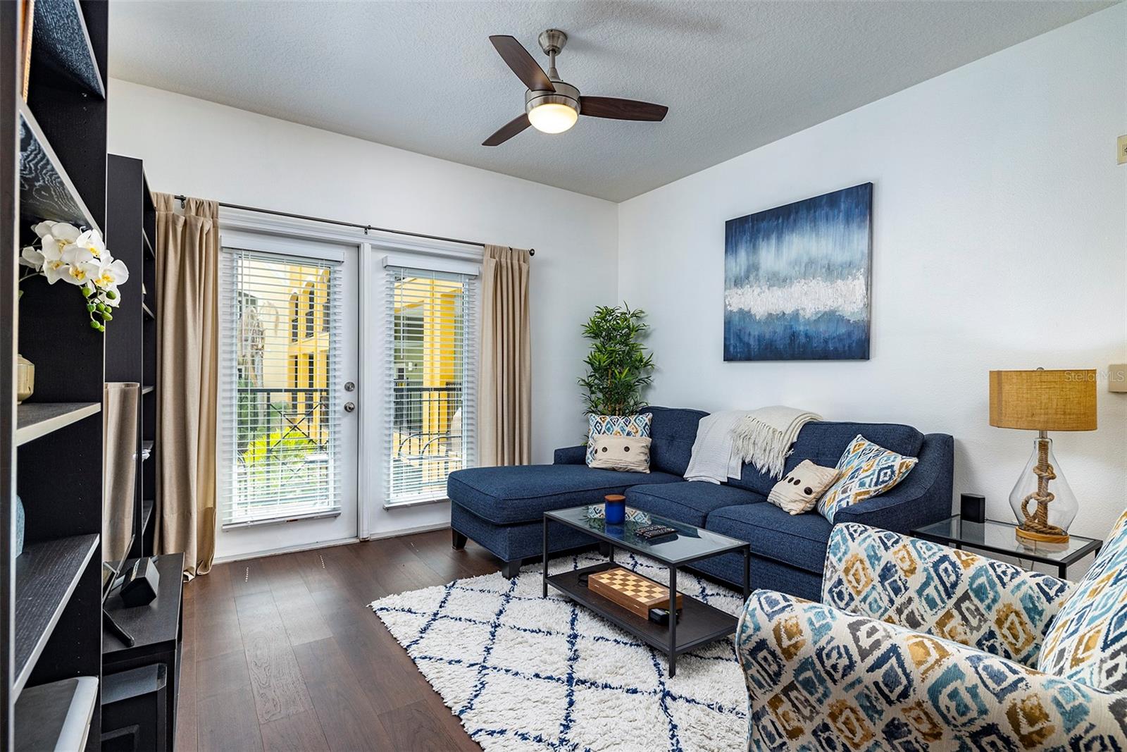 Image 4 of 18 For 1910 Palm Avenue 8209