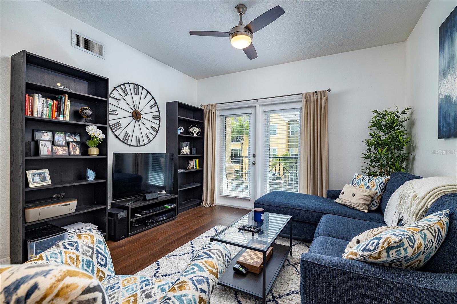 Image 5 of 18 For 1910 Palm Avenue 8209