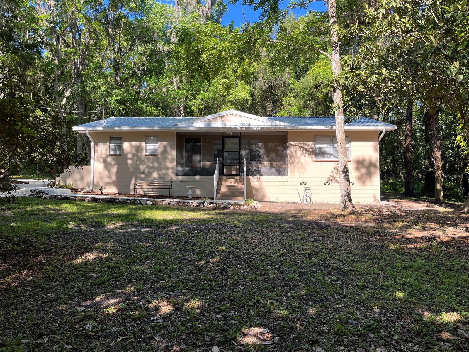 Image 2 of 47 For 1565 Oakhurst Drive