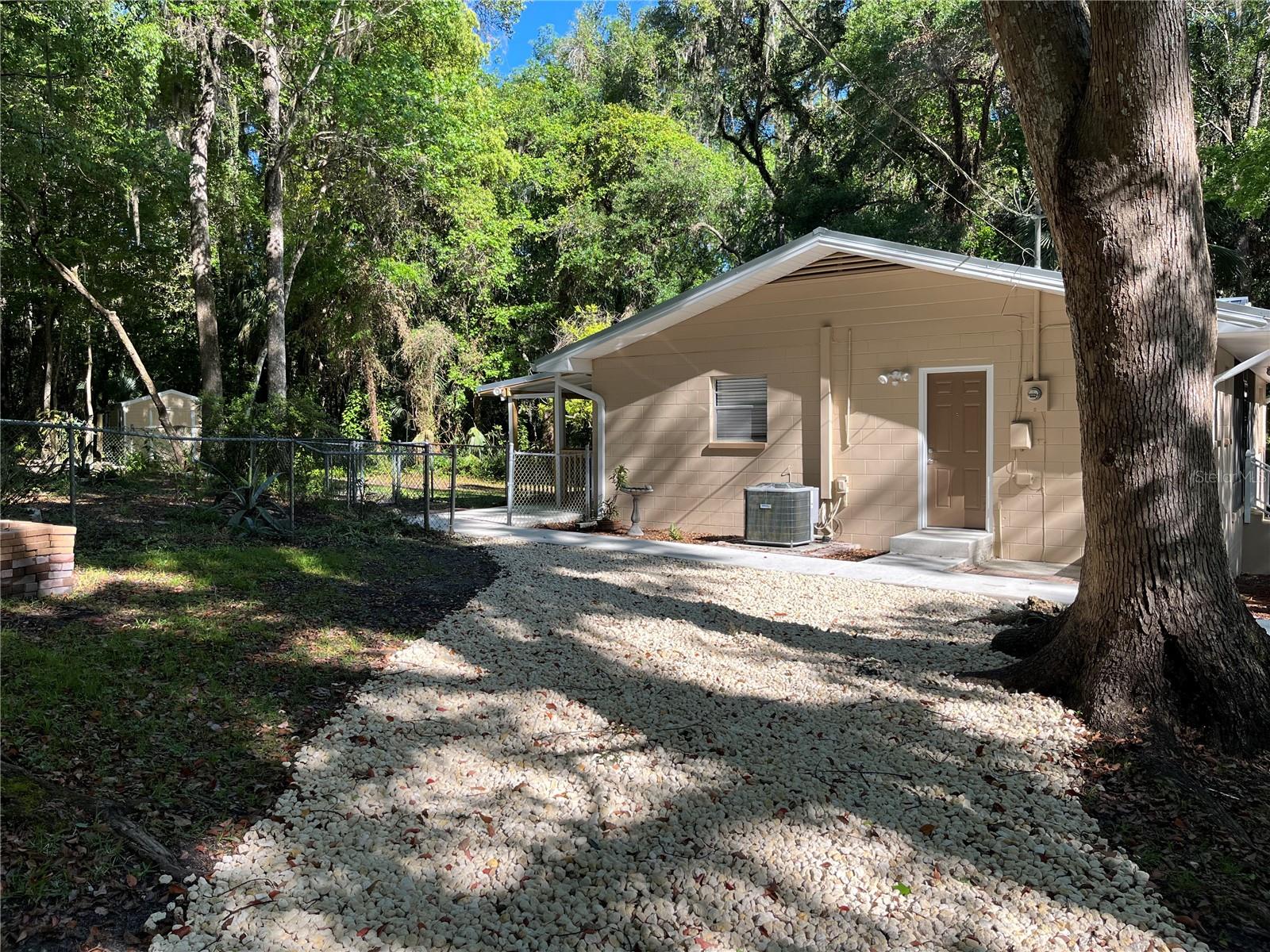 Image 3 of 47 For 1565 Oakhurst Drive