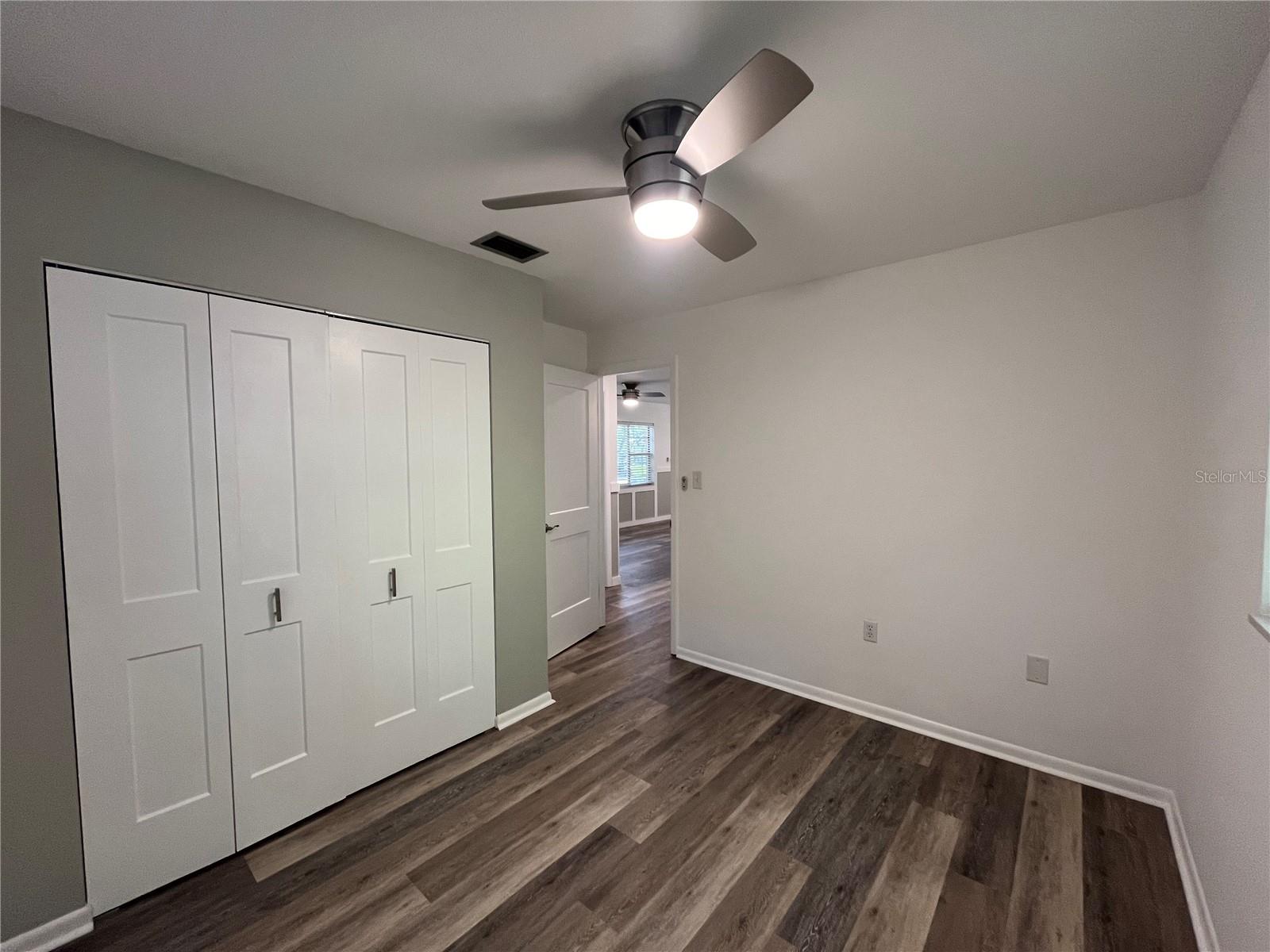 Image 37 of 47 For 1565 Oakhurst Drive
