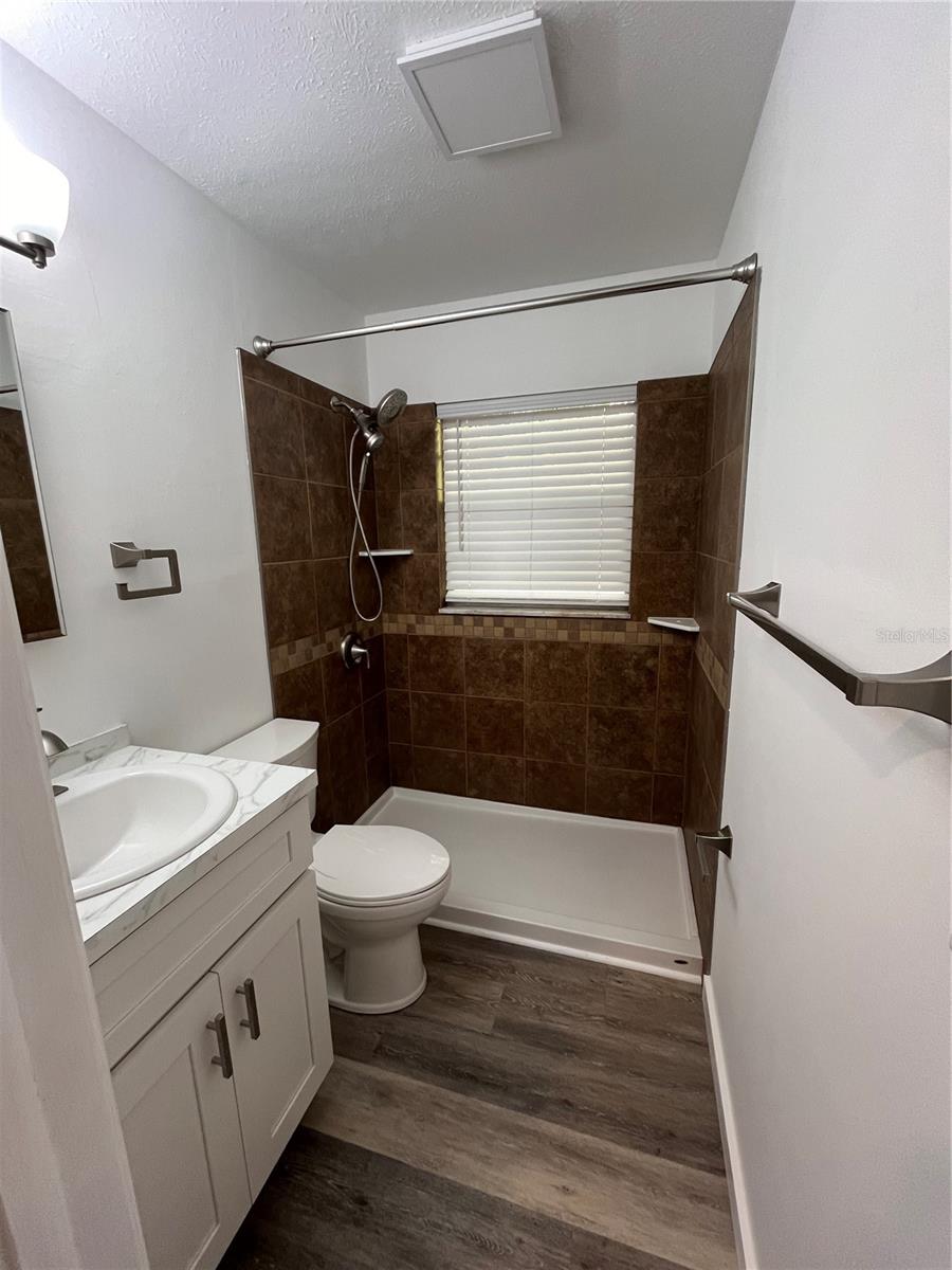 Image 39 of 47 For 1565 Oakhurst Drive