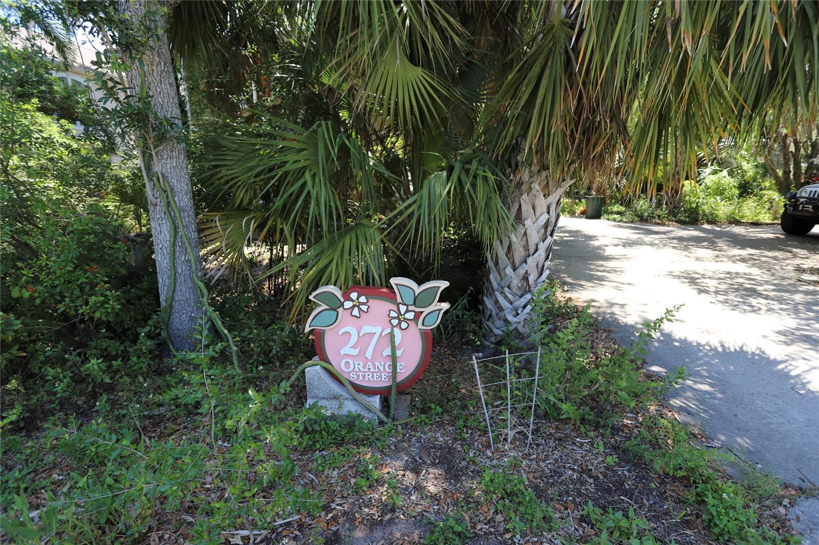 Listing photo id 8 for 272 Orange Street