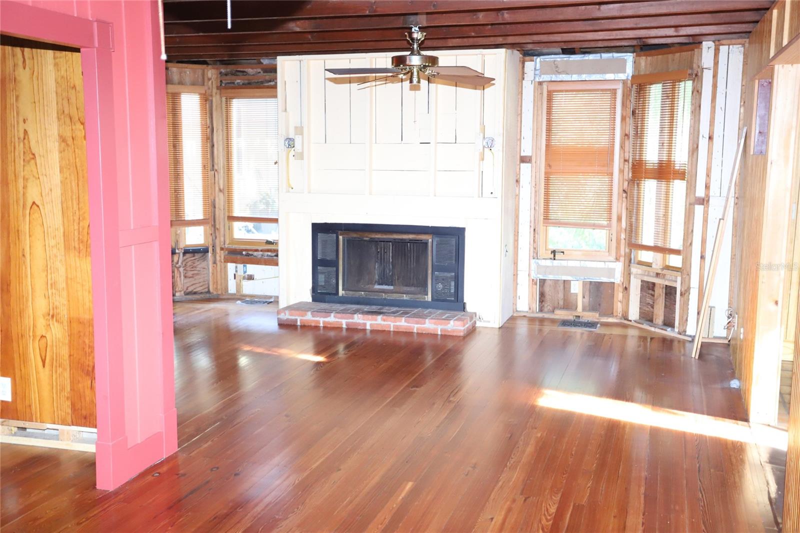 Listing photo id 10 for 272 Orange Street