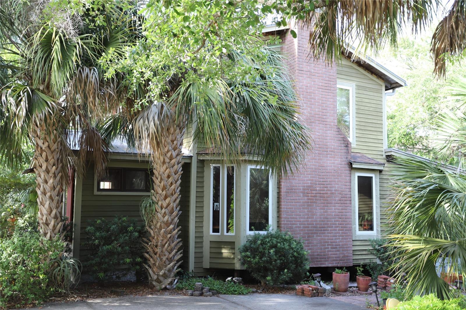 Listing photo id 0 for 272 Orange Street