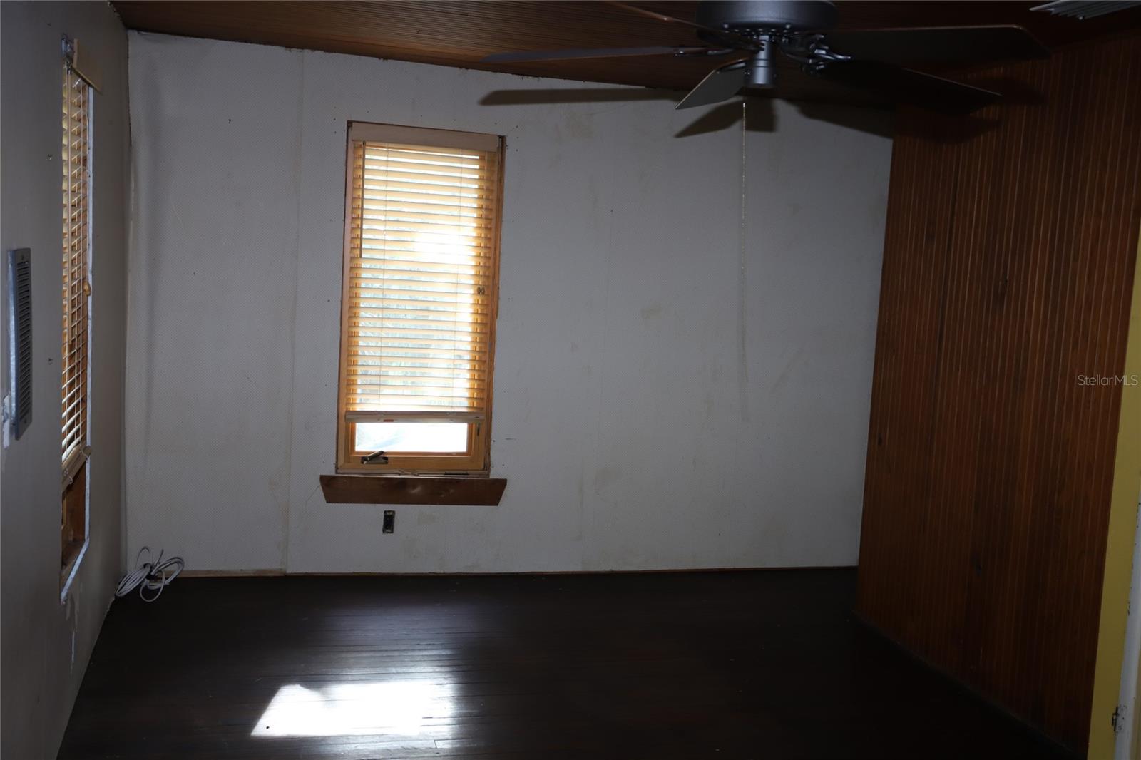 Listing photo id 20 for 272 Orange Street