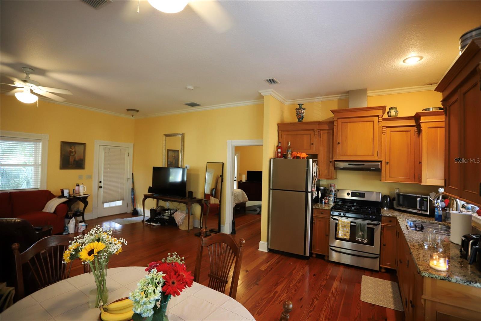 Listing photo id 31 for 272 Orange Street