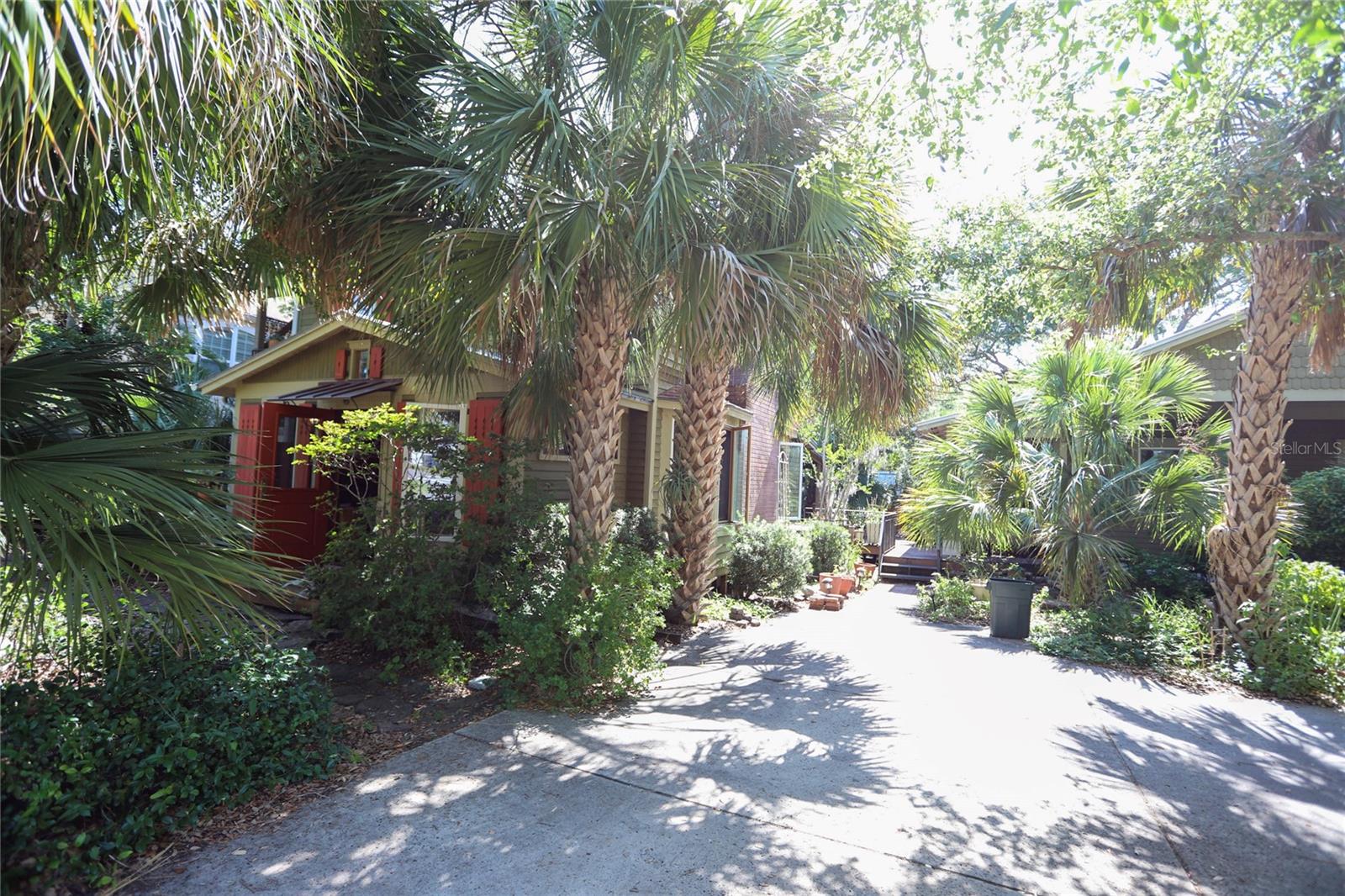 Listing photo id 2 for 272 Orange Street
